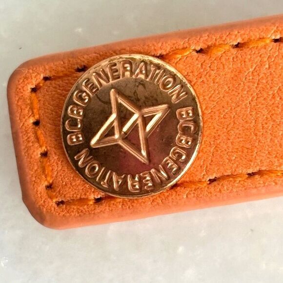 BCBGeneration FEARLESS Slide Charm Leather Snap Cuff Bracelet Orange RoseGold OS - Picture 4 of 7